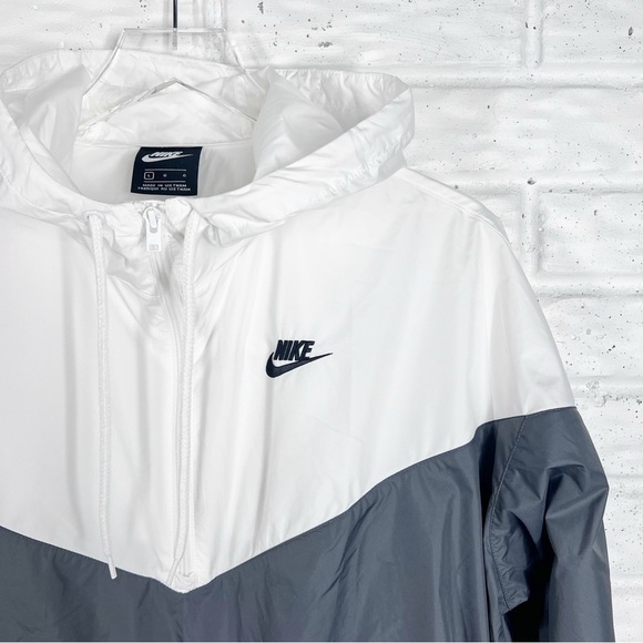 NIKE Women’s Large White & Grey Color Block Half Zip Hooded Pullover Windbreaker - Picture 3 of 7